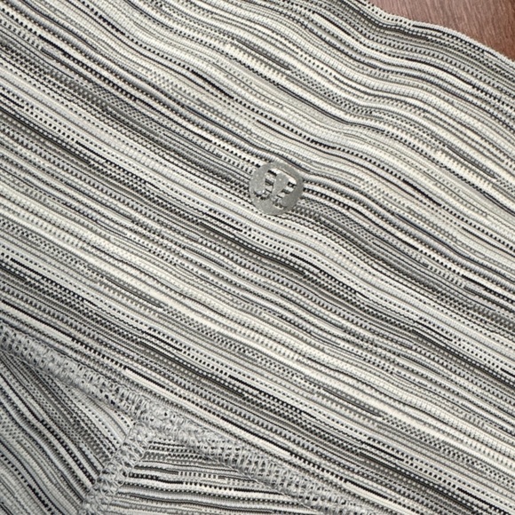 Lululemon Athletica Light Gray Patterned Leggings - Picture 2 of 2
